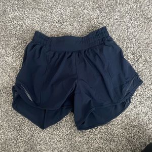 Lululemon Hotty Hot LR Short 4”